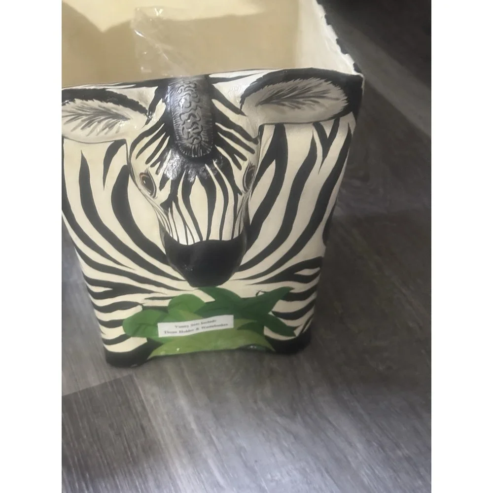 Zebrapapier-mâché wastebasket & tissue holder. 10